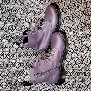 Kid's Dr Martens 1460 Virginia Leather, metallic lavender size 2